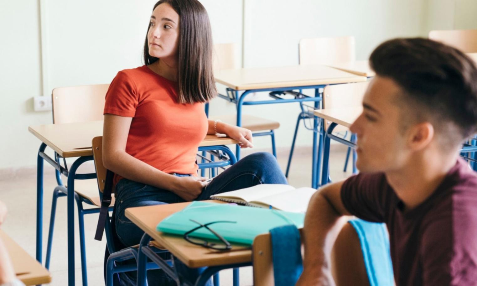 Consultation financière personnalisée dans un bureau moderne